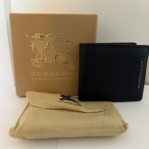 Brand New Authentic Burberry Men’s Bifold Wallet